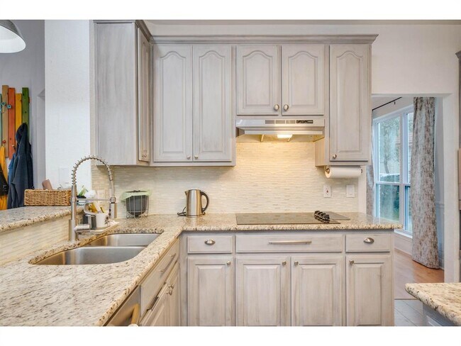 Building Photo - 4032 Dominion Cove