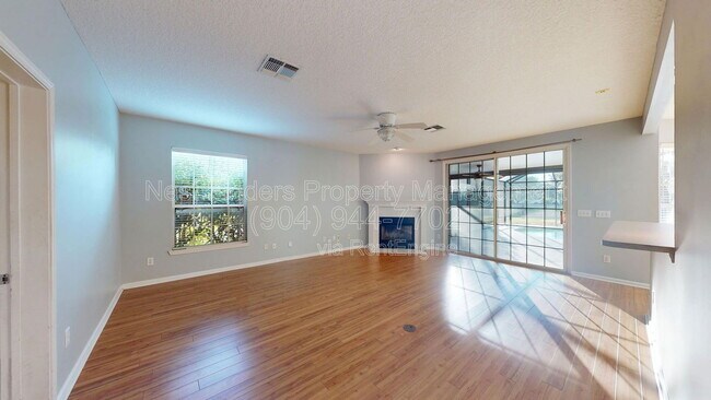 Building Photo - 281 Village Green Ave