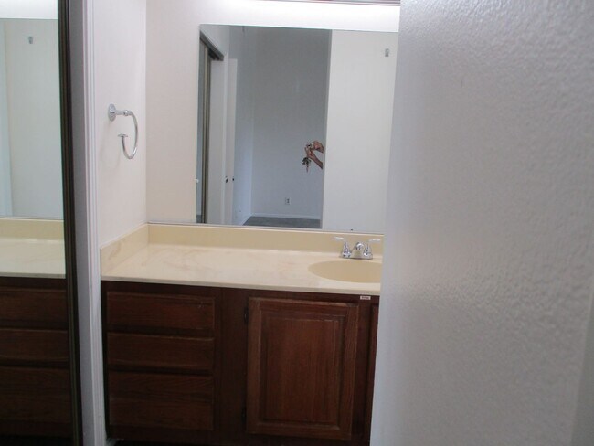 Building Photo - 1046 Opal St