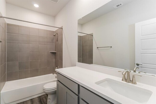 Building Photo - 117 Sun Grove Trl