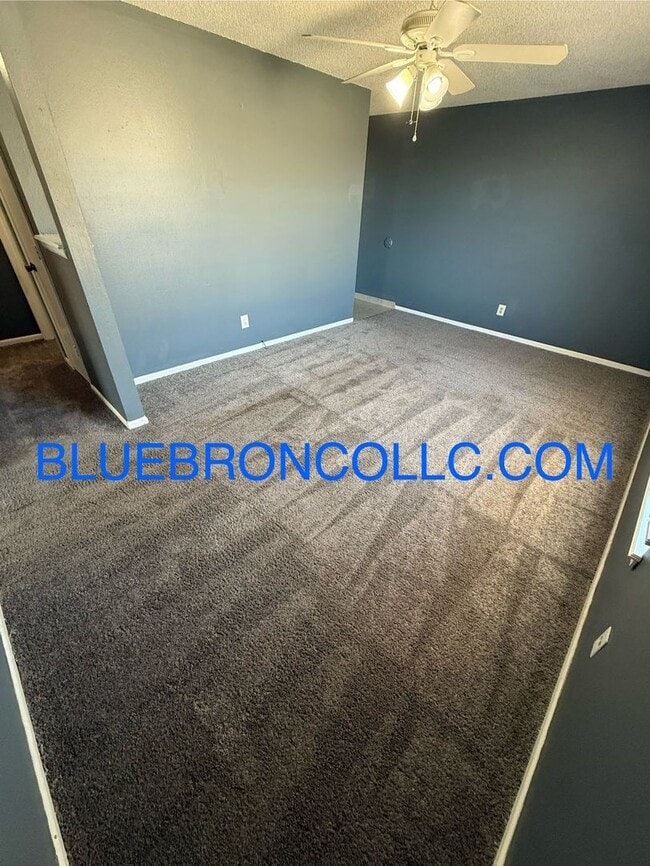 Building Photo - Cute 2 bedroom 1 bathroom home with 1 car garage