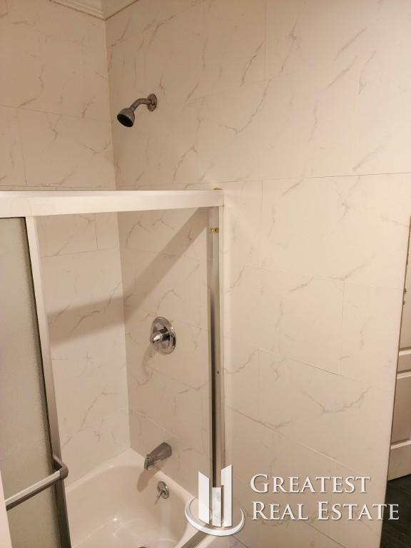 Building Photo - 3 bedroom in BROOKLYN NY 11226
