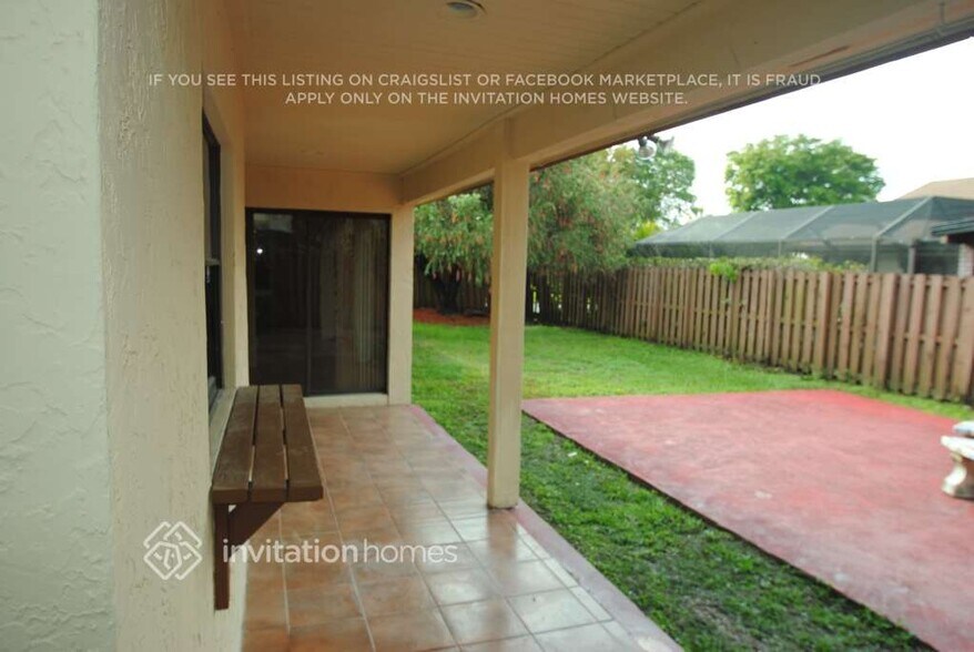 Building Photo - 15542 SW 48th St