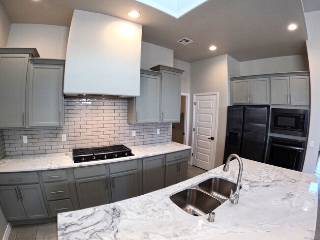 Building Photo - 3729 Santa Clarita Ave