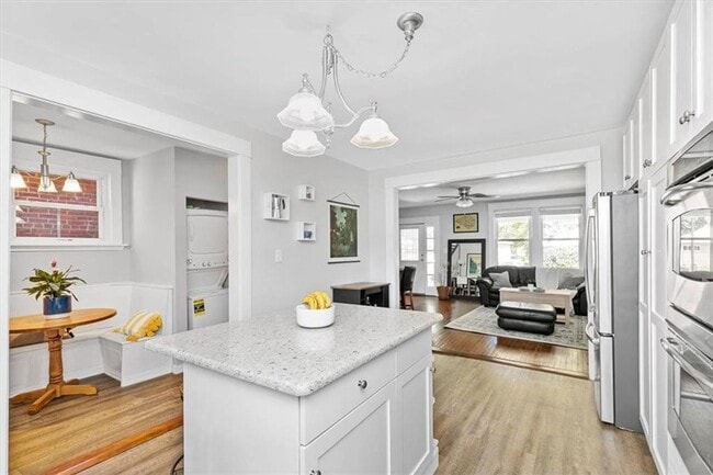 Building Photo - Quintessential Northside House
