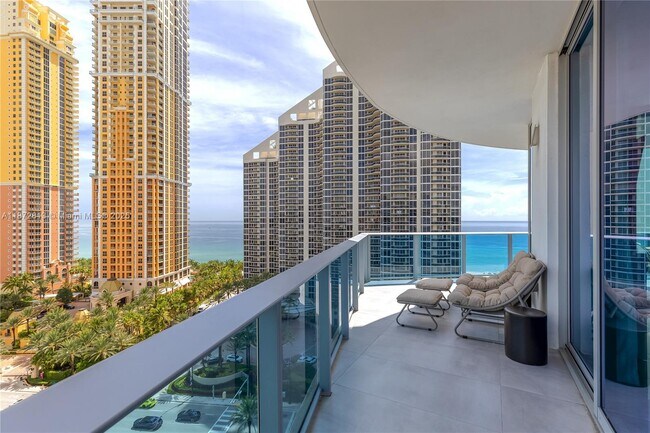 Building Photo - 17550 Collins Ave