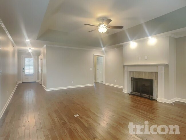 Building Photo - 424 Mya Marie Dr