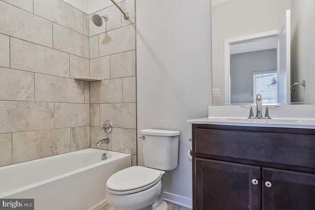 Building Photo - 1003 Sycamore Dr SE