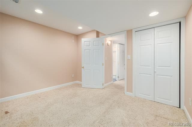 Building Photo - 9688 Queenscliffe Dr