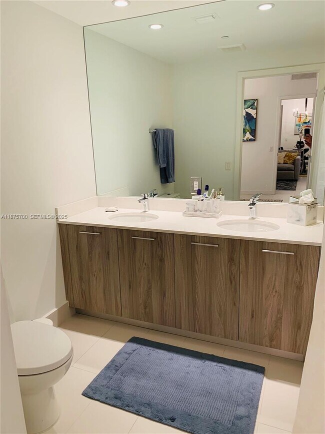 Building Photo - 501 NE 31st St