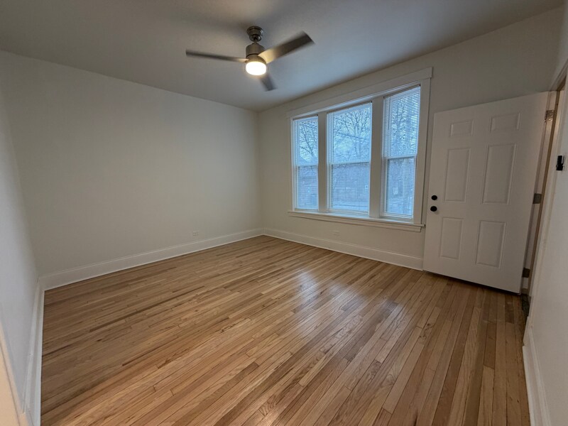 Building Photo - 3414 W Schubert Ave