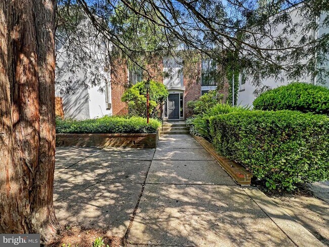 Building Photo - 408 W Lafayette St