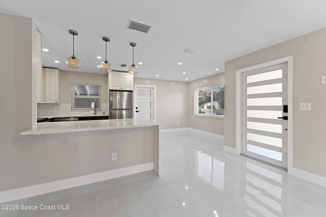 Building Photo - 2373 Allan Adale Rd