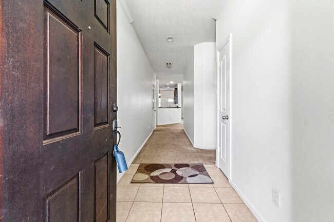 Building Photo - 8203 Loetsch Ridge Way