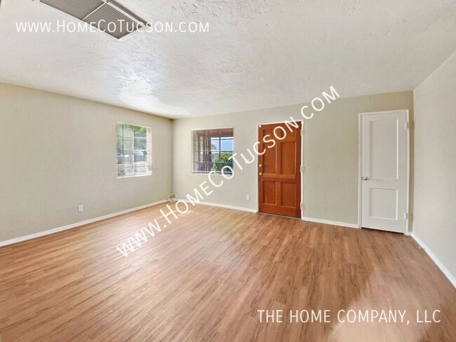 Building Photo - 5452 E Linden St