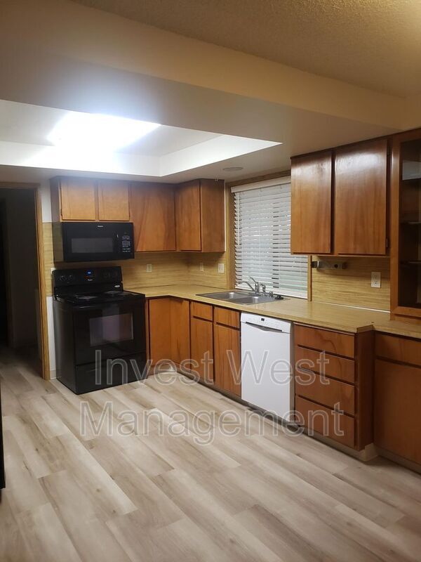 Building Photo - 1714 SE 145th Ct