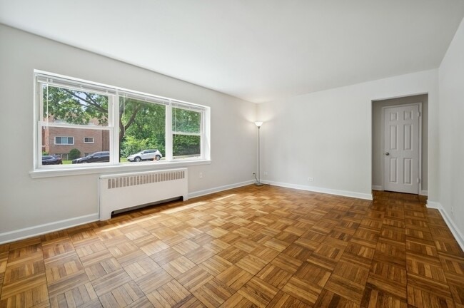 Building Photo - 205 Custer Ave