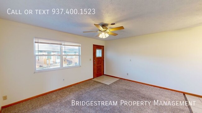 Building Photo - Updated 2 bedroom, 1 bath ranch style unit...