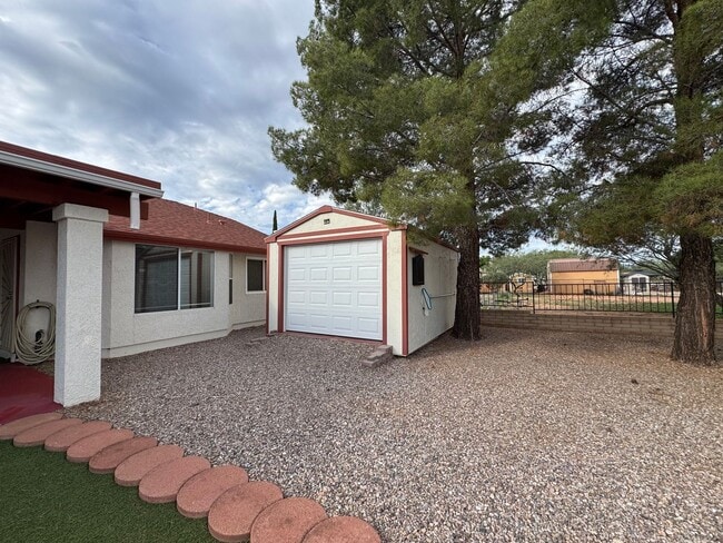 Building Photo - 3BR/2BA/2CG, 1836 sq.ft. rental with POOL ...