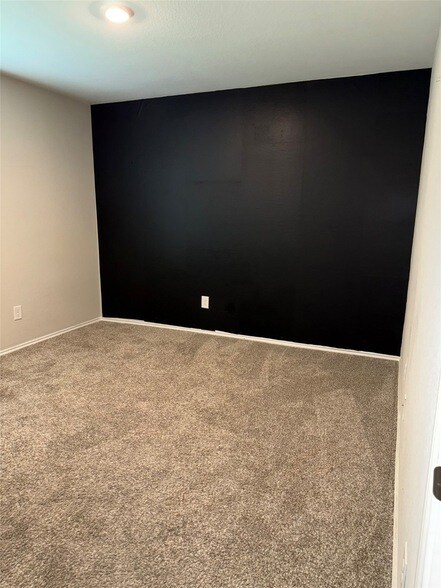 Building Photo - 6807 Green Embers Ln