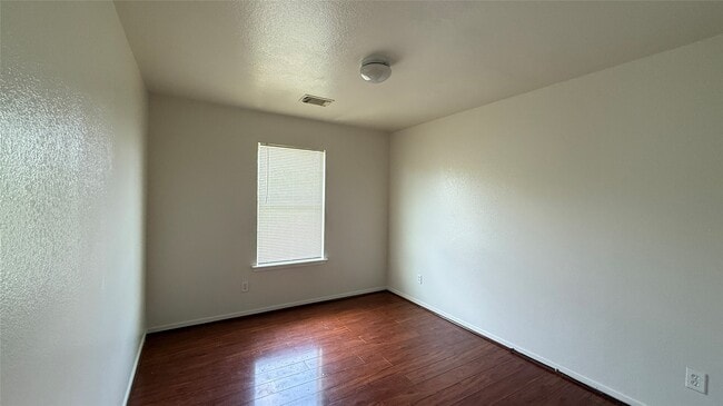 Building Photo - 3114 Junction Dr