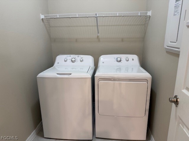 Building Photo - 2969 Royal Gardens Ave