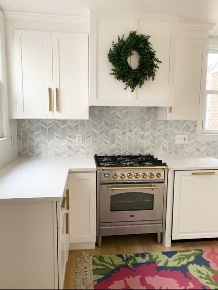 Building Photo - 6120 N Kent Ave