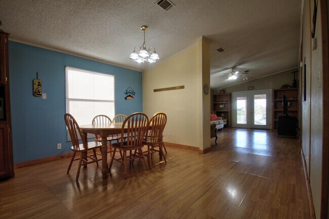 Building Photo - 1504 TX-261