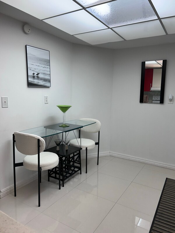 Building Photo - 1301 NE Miami Gardens Dr