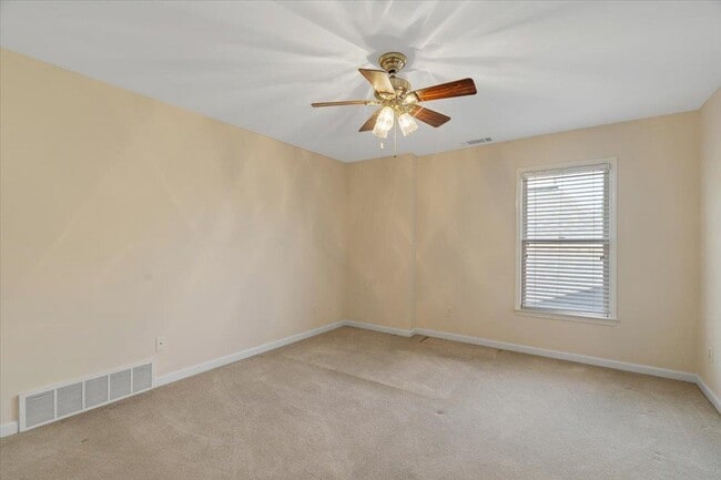 Building Photo - 20 Pine Meadows Ln