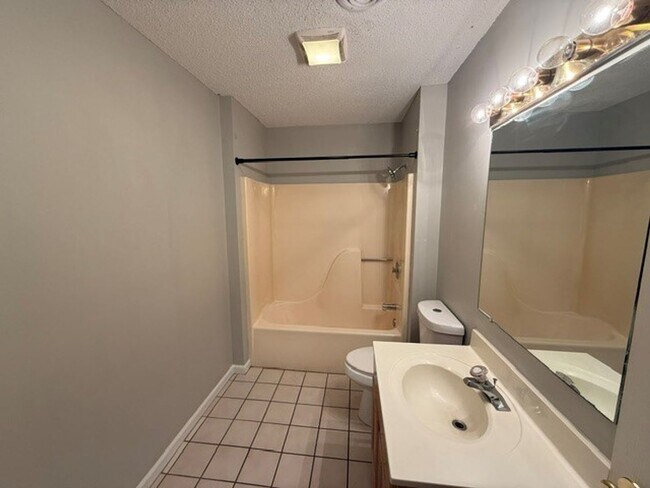 Building Photo - 5003 Trace Manor Ln