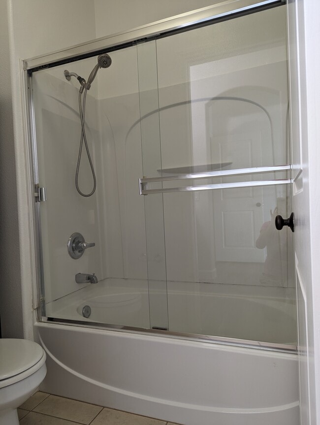 Main bathroom - 305 W Duarte Rd