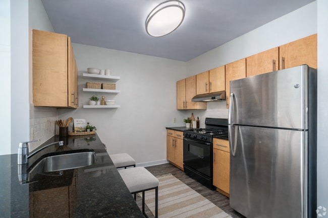 Building Photo - Paseo Verde South