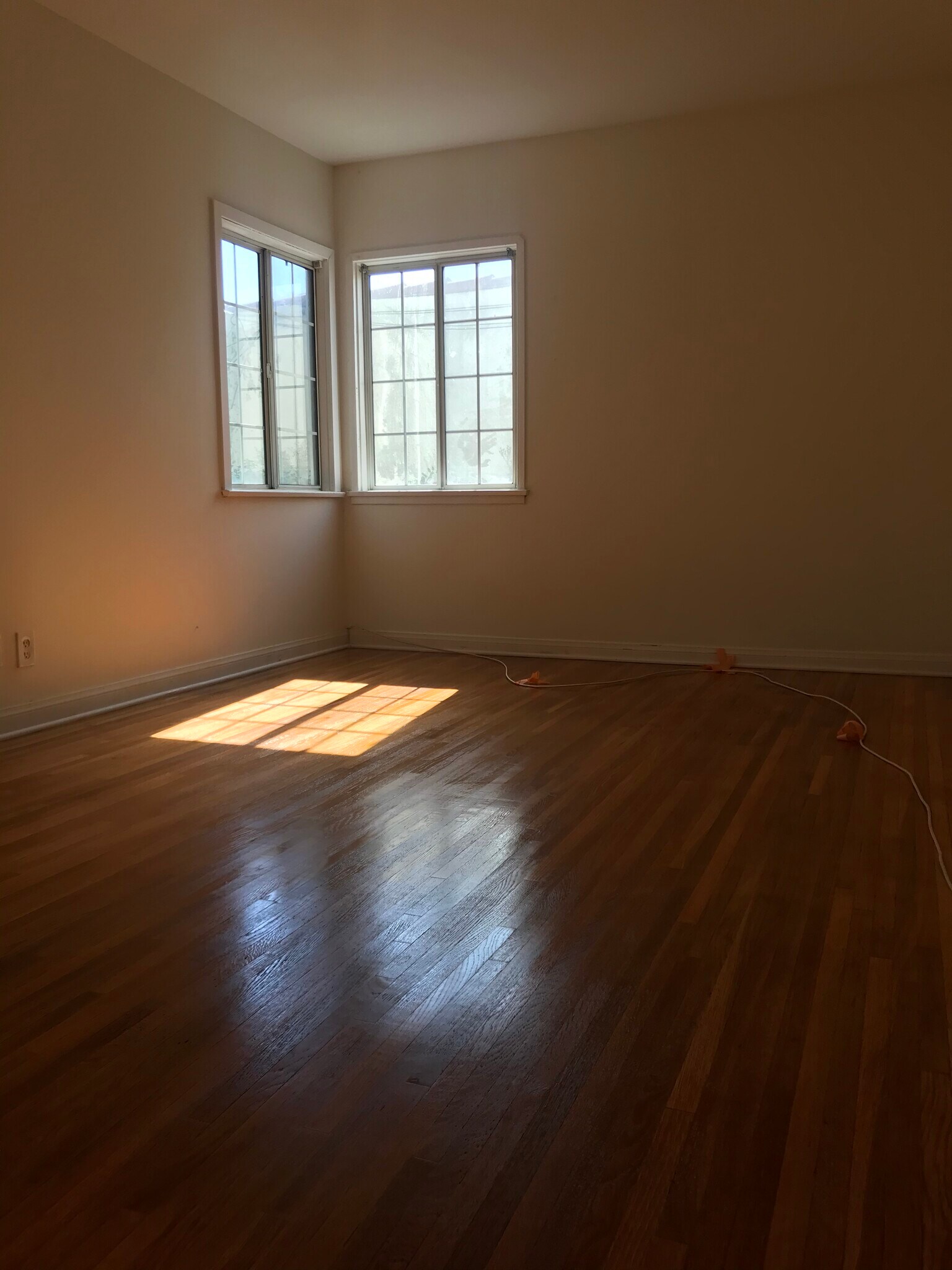 Master Bedroom - 5362 Monroe St