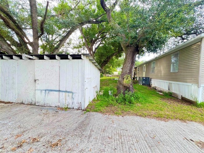 Building Photo - 9626 3rd Ave