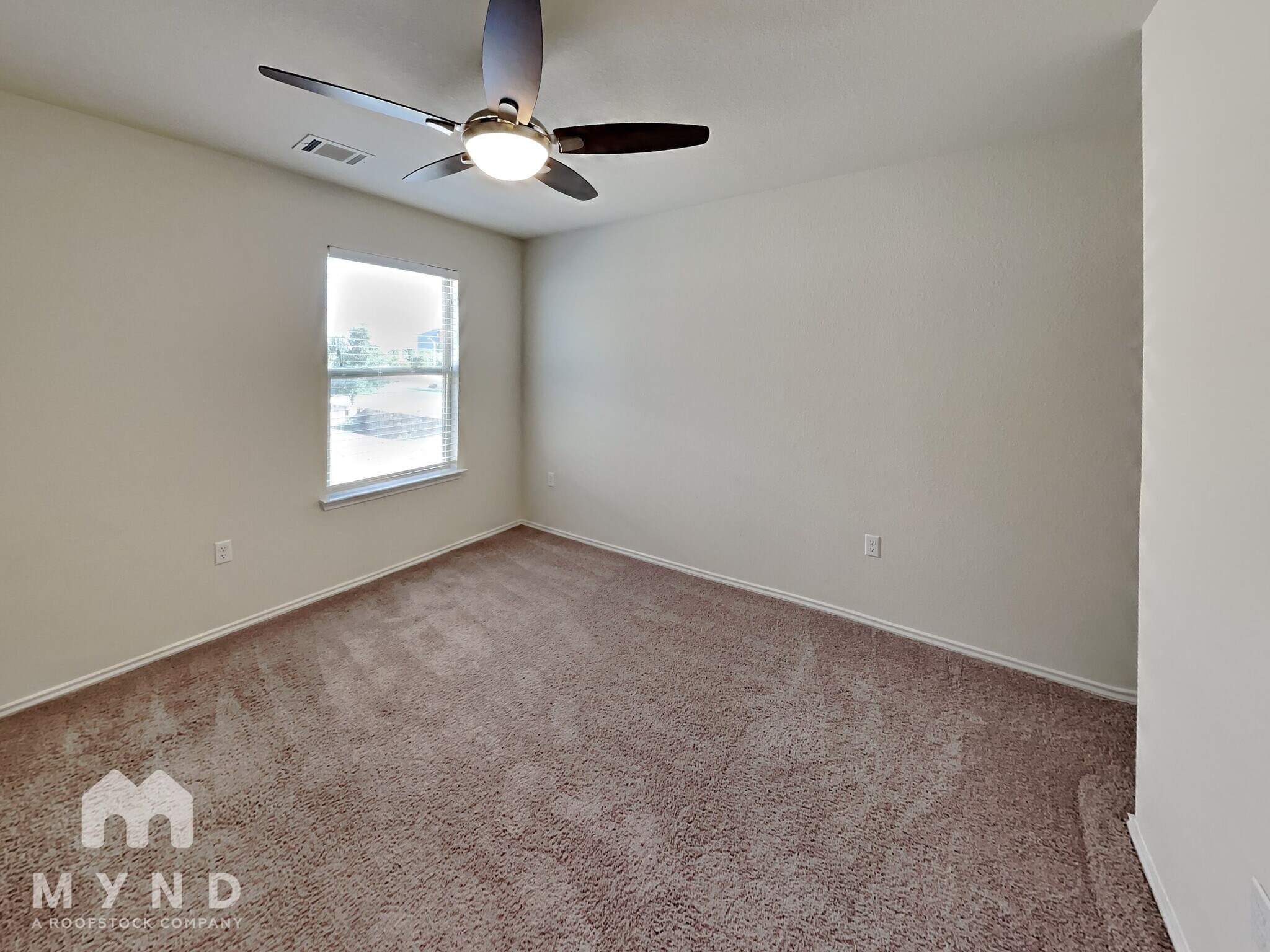 Building Photo - 14000 Osmarea Dr