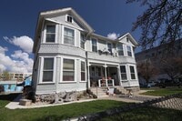 Building Photo - 405/407 W 5th Street