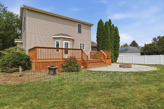 Building Photo - 233 Carmack Dr