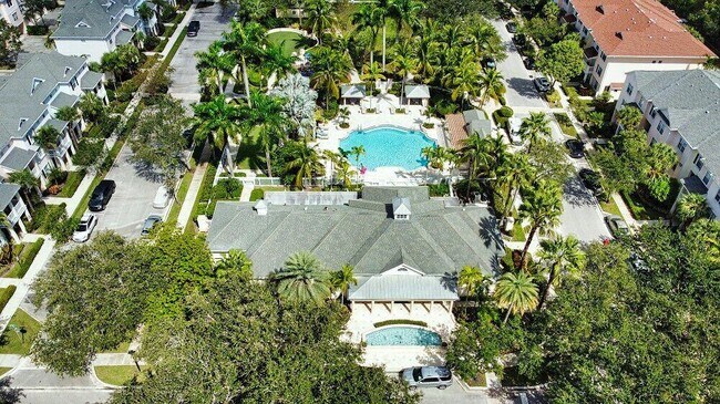 Building Photo - 224 Murcia Dr