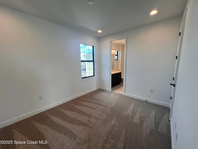 Building Photo - 7680 Allure Dr