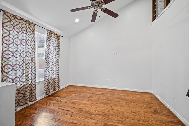 Building Photo - 1526 Adkins Rd