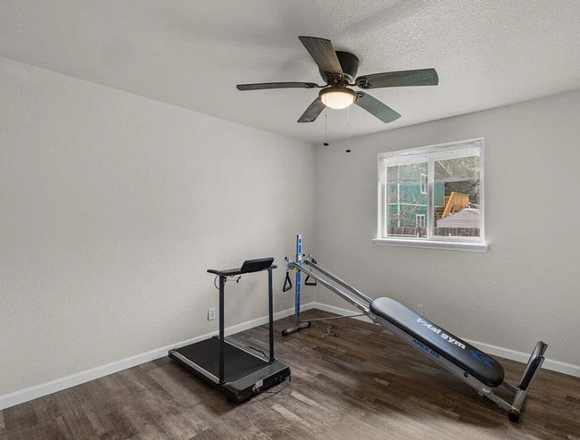 Building Photo - 3BED2BATH - NEWLY REMODELED, 2CAR GARAGE, LARGE FENCED YARD, WASHER/DRYER