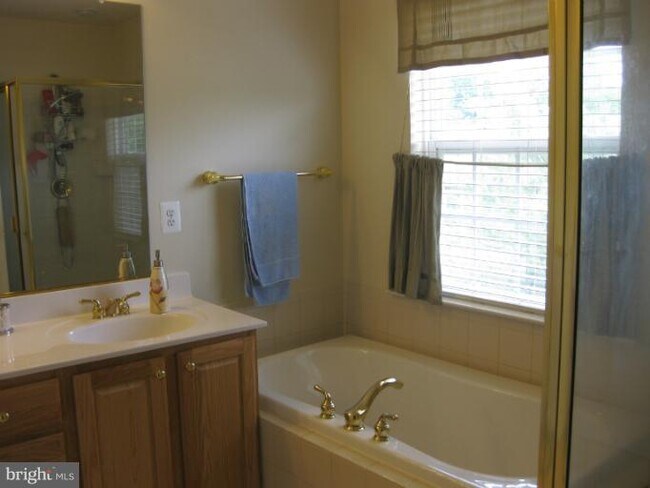 Building Photo - 3926 Bryant Park Cir