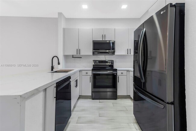 Building Photo - 4977 SW 135th Way