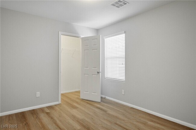 Building Photo - 9136 Cocowoods Pl