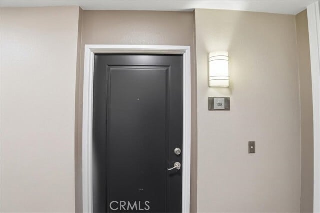 Building Photo - 7320 Hawthorn Ave