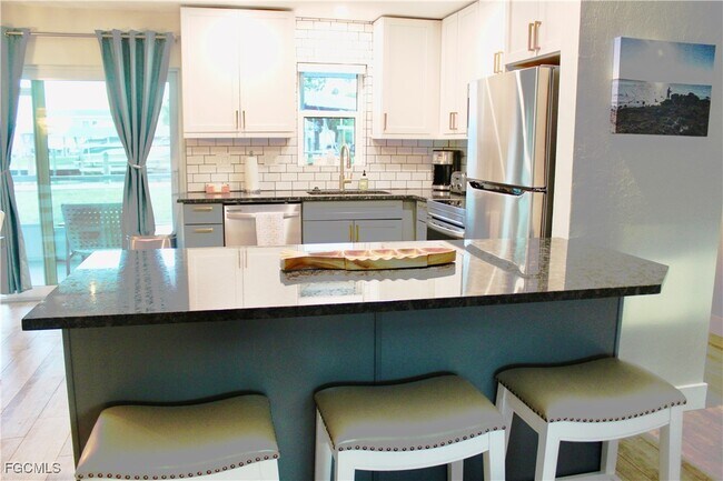 Building Photo - 2744 Sanderling Ct