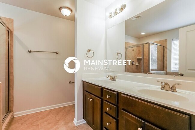 Building Photo - 4 Bedroom Pet-Friendly Home in GARNER, NC with Main Street Renewal
