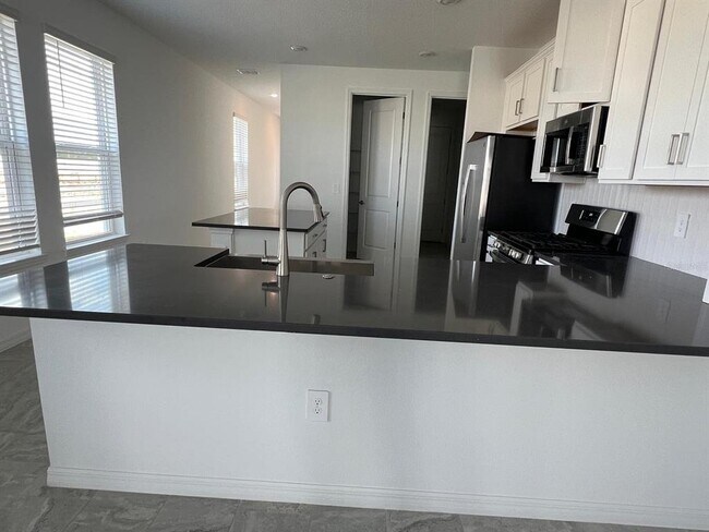 Building Photo - 5274 Kildare Pl