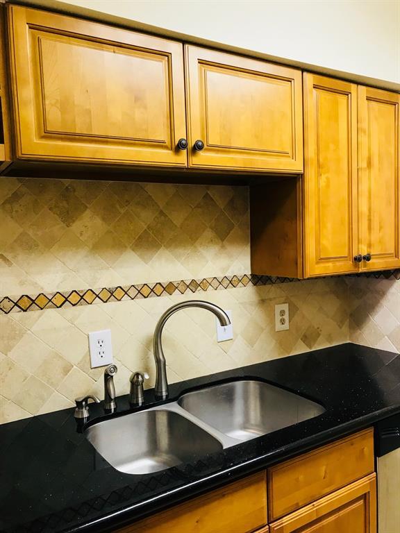 Building Photo - 1900 Bay Area Blvd